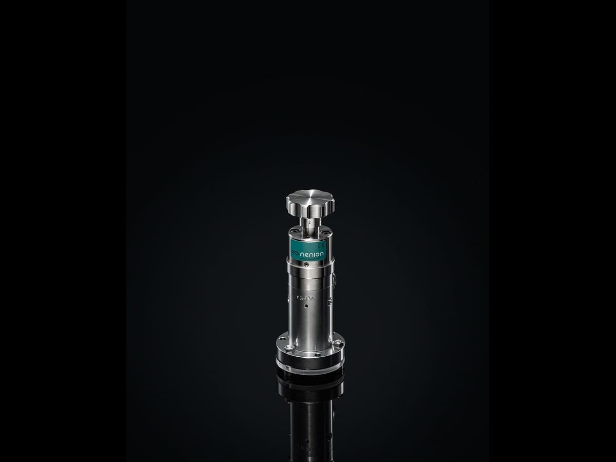 UHV-Leakvalve Manually Operated CF-16 and CF-35